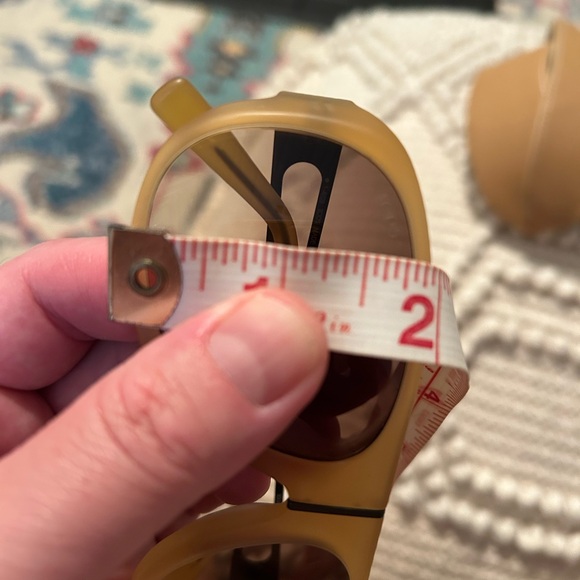 TOD’s Camel/Brown driving Sunglasses with Case - Picture 10 of 10